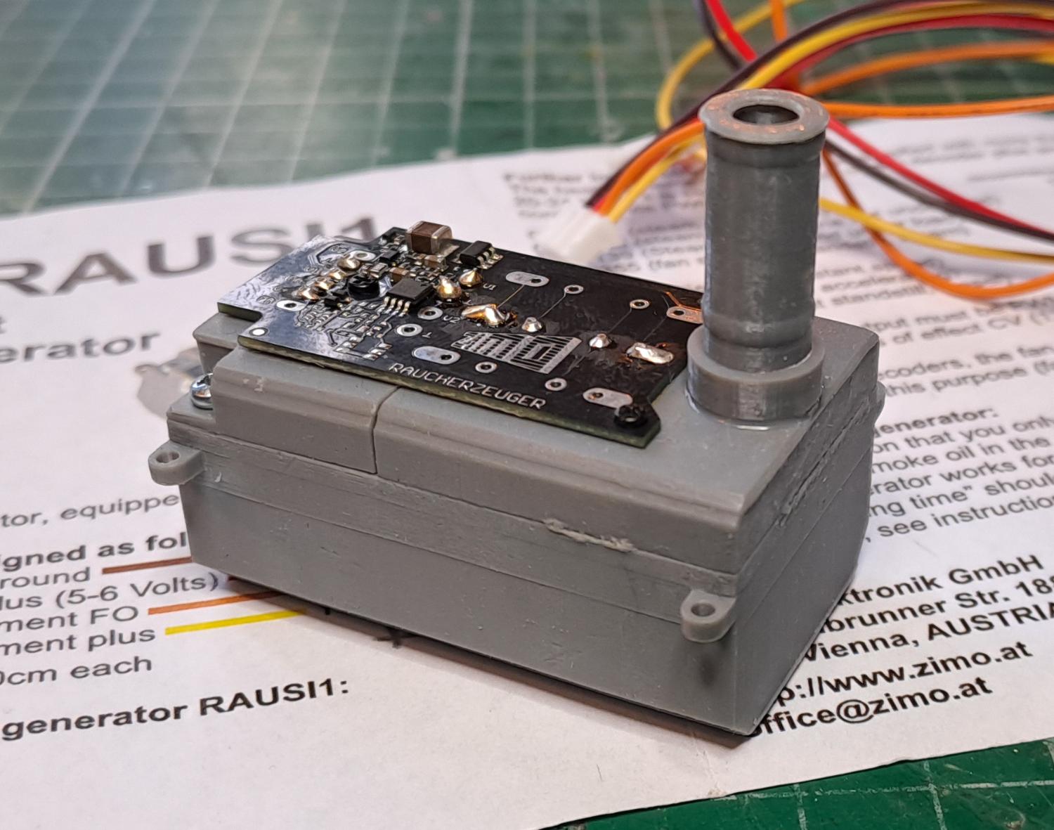 Zimo RAUSI1<br>Large Scale Smoke Generator